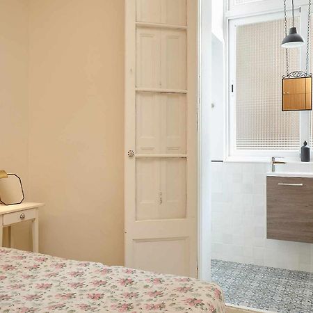 Cal Mateu 11 Huespedes Sagrada Familia Apartment Barcelona Ngoại thất bức ảnh