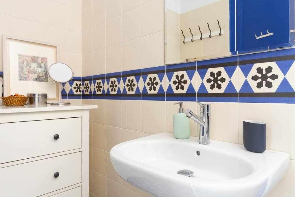 Cal Mateu 11 Huespedes Sagrada Familia Apartment Barcelona Ngoại thất bức ảnh