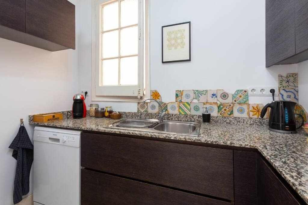 Cal Mateu 11 Huespedes Sagrada Familia Apartment Barcelona Ngoại thất bức ảnh