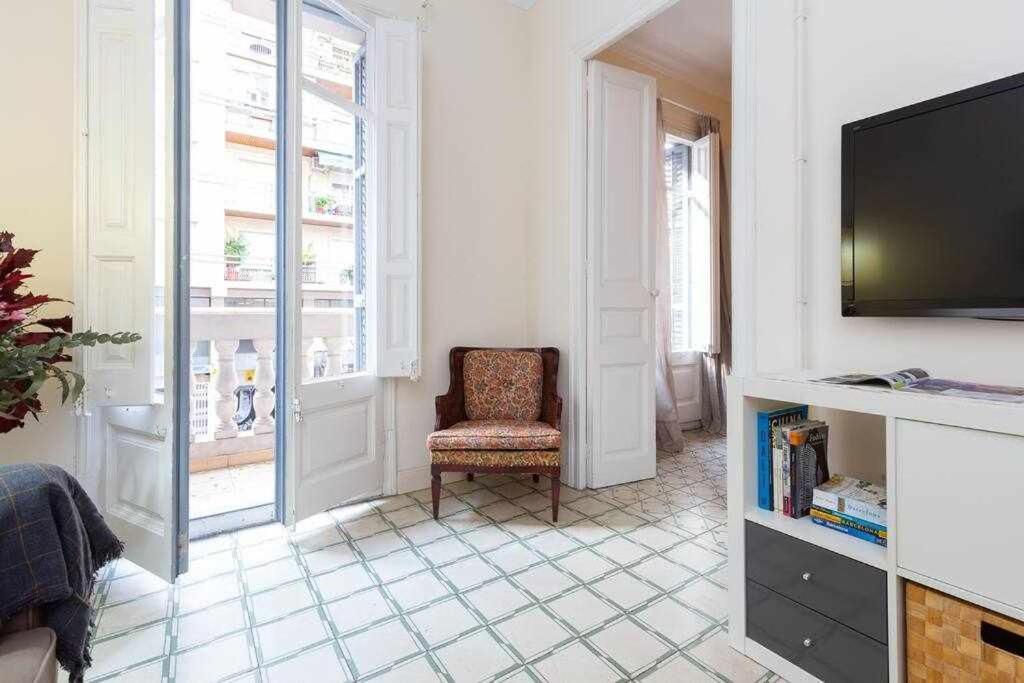 Cal Mateu 11 Huespedes Sagrada Familia Apartment Barcelona Ngoại thất bức ảnh