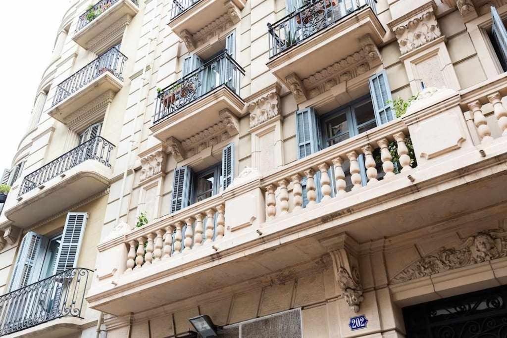 Cal Mateu 11 Huespedes Sagrada Familia Apartment Barcelona Ngoại thất bức ảnh